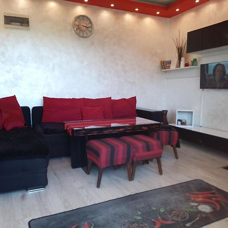 Red House Apartment Veliko Tarnovo Luaran gambar